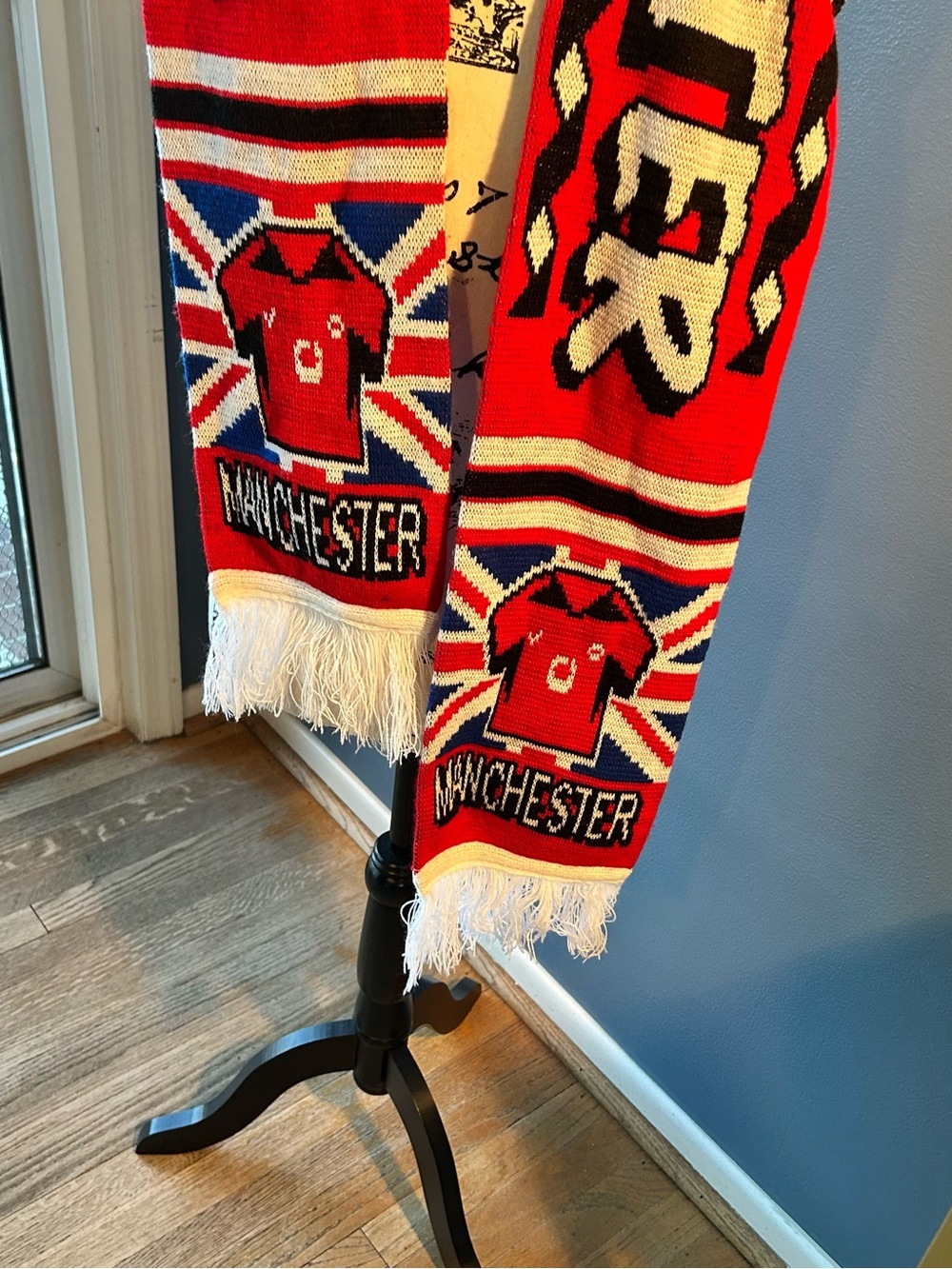 Manchester soccer club Scarf - Picture 9 of 9